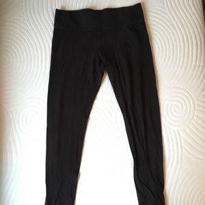 Black cotton HUE leggings